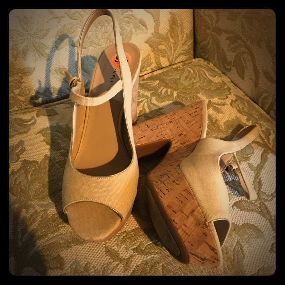 Creme wedges